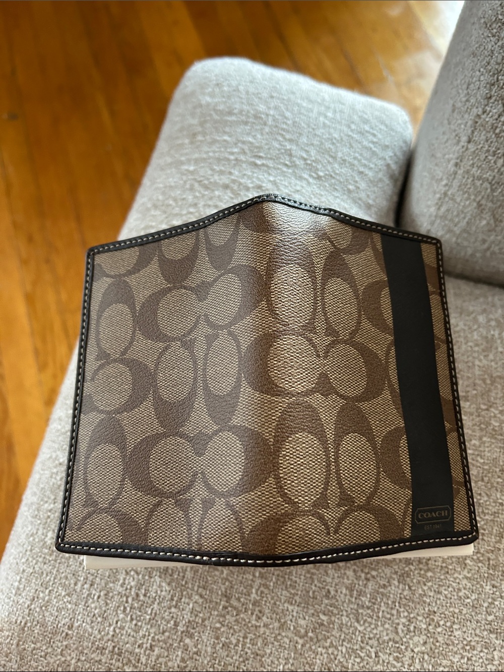 COACH Brown Passport Holder with Brown Stripe - NWOT - Picture 4 of 4